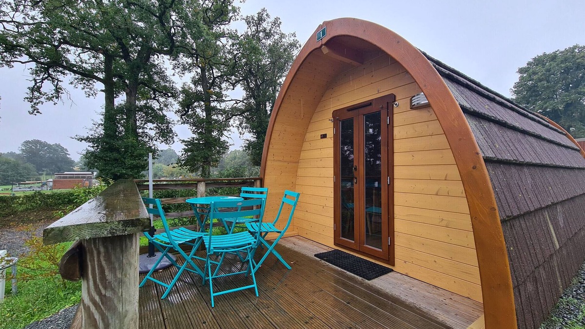 Pouligny-Notre-Dame House | Forest cabin near nautical base with terrace and parking