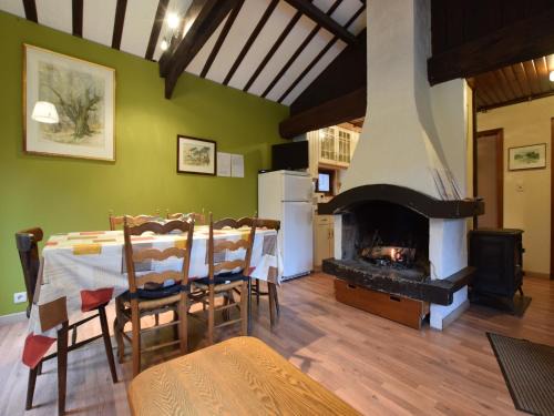 Bouillon Ski Chalet | Forest Cottage with Ponds, cleaning included