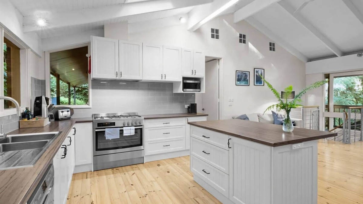 Menzies Creek House | Forest Hideaway Puffing Billy Railway