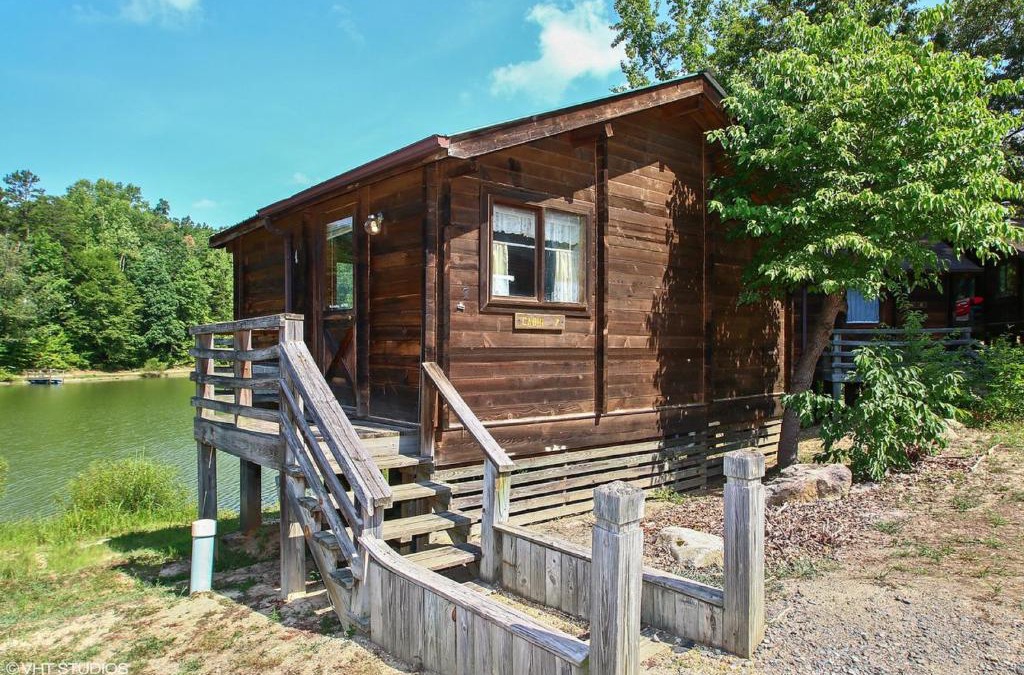 Advance Resort | Forest Lake Camping Resort Lakefront Cabin 8
