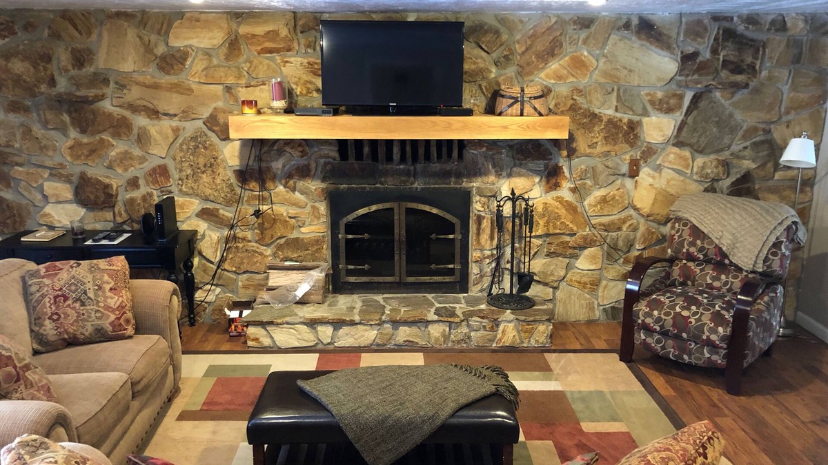 Geneva-on-the-Lake House | Forest Lake House, Sleeps 6, Premium Home!