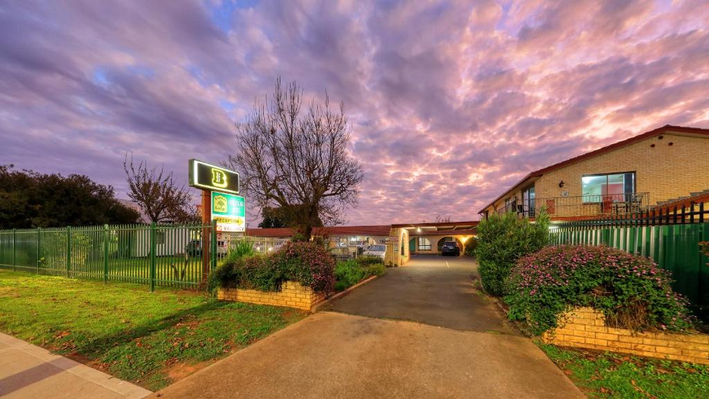 Dubbo Hotel | Forest Lodge Motor Inn & Restaurant