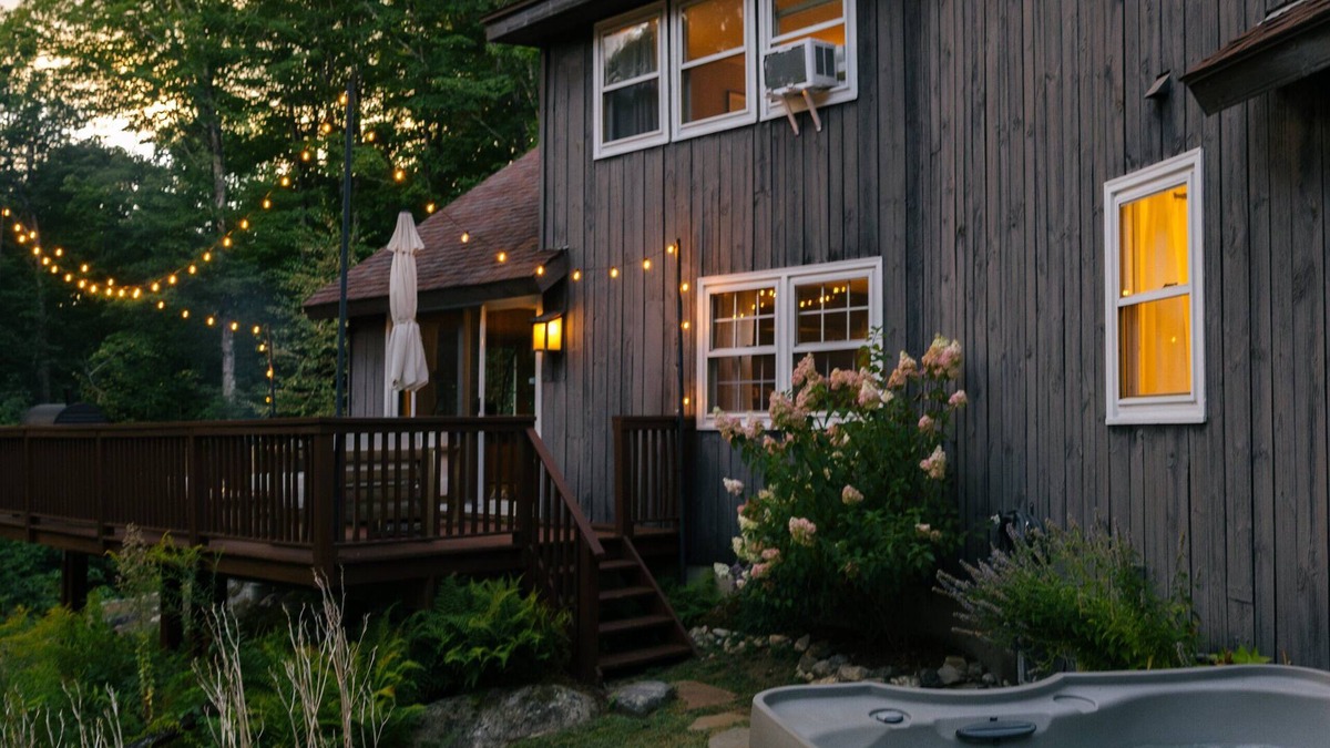 East Haven Rutland County House | Forest Mountain Lodge: Summer Woodland Retreat Mendon, VT. 20 min to Killington/14 to Pico.