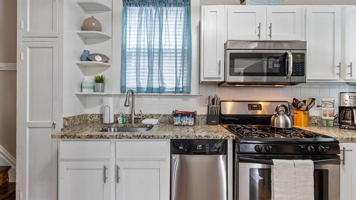 St. Louis House | Forest Park Oasis | JZ Vacation Rentals