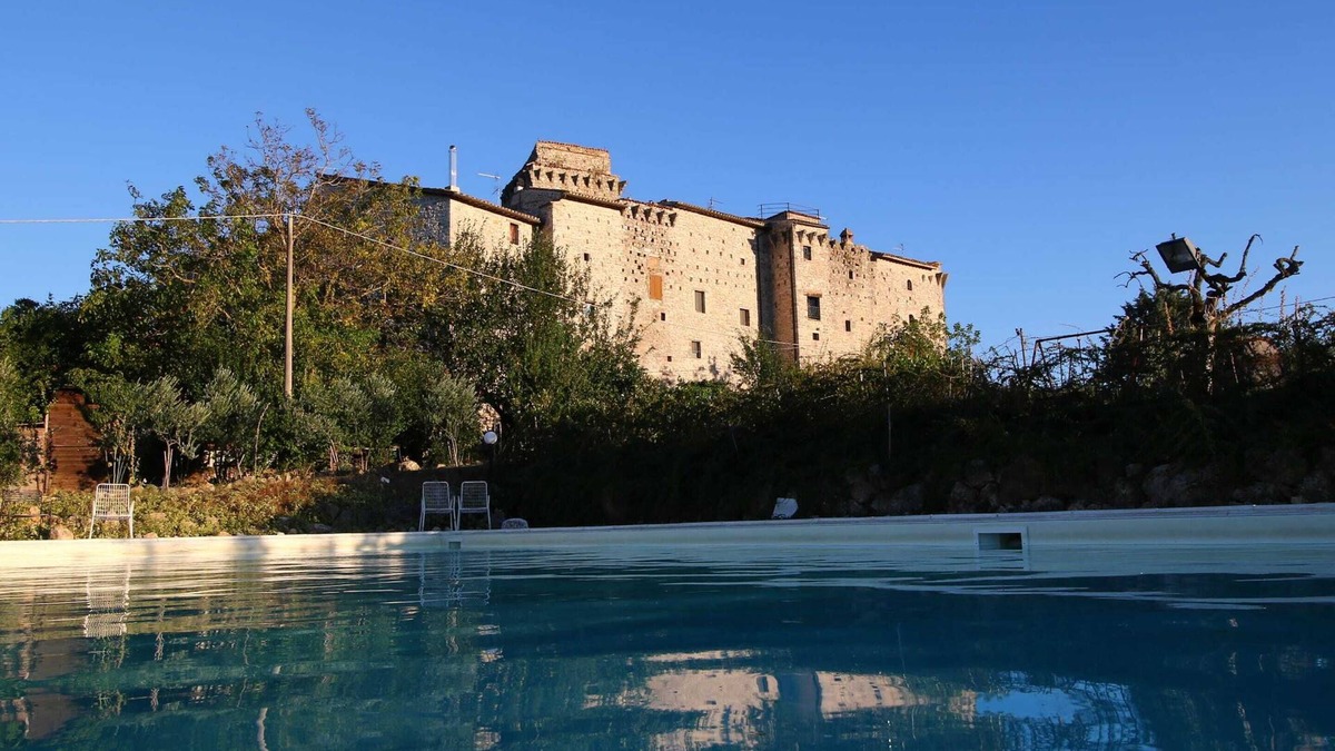 Barattano Apartment | Forest Pool Stay in Umbria