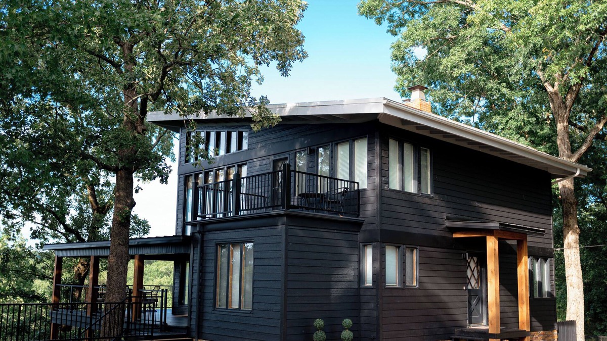 Lakeview House | Forest Shores - A lake house within walking distance to Bull Shoals Lake access.