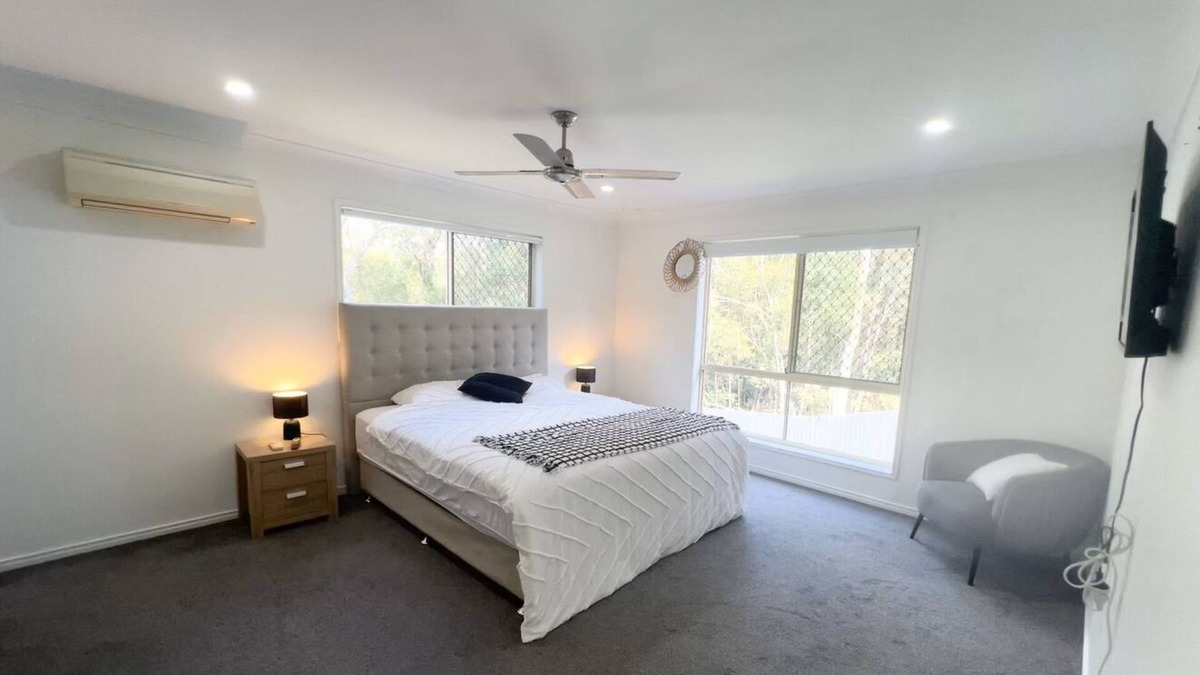 Stretton House | Forest view guesthouse closer to Sunybank hill shopping mall & CBD. good choice!