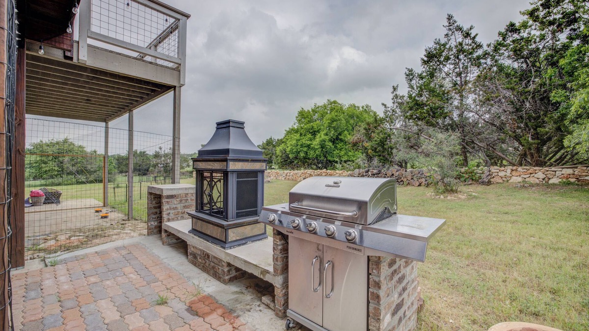 Hays County House | Forest View Loft | Pool | BBQ Newly Renovated