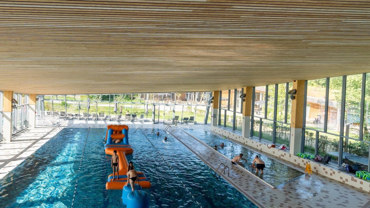 Antoing Villa | Forest-View Mansion, Hainaut