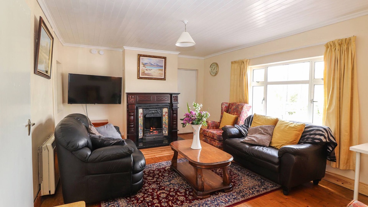Ballinskelligs House | FOREST VIEW, pet friendly in Ballinskelligs, County Kerry