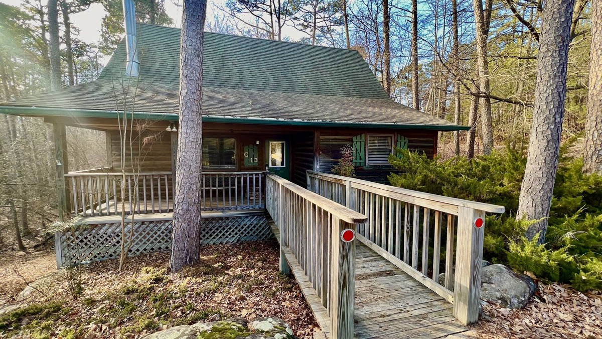 Mount Ida Cottage | Forest View two bedroom, two bath Harbor North luxury loft cottage with private hot tub o Lake on Ouachita. by RedAwning