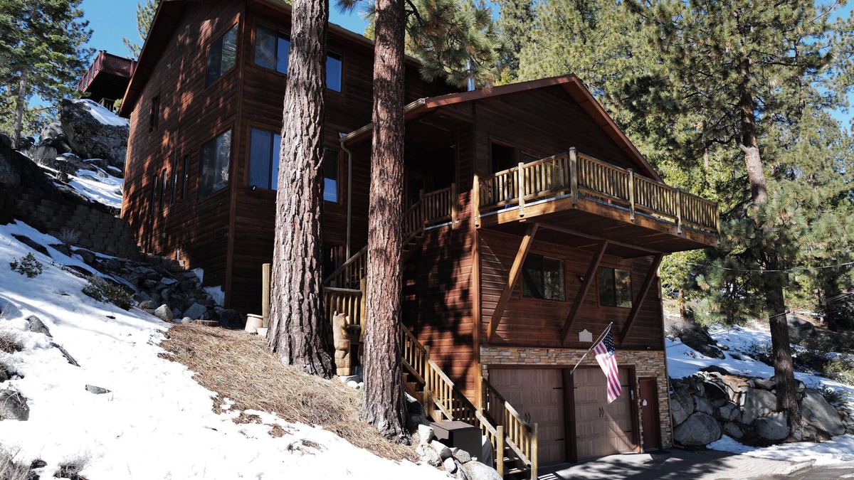 Zephyr Cove House | Forest views/Quiet/Close to Lake Tahoe beaches and town max 10 people