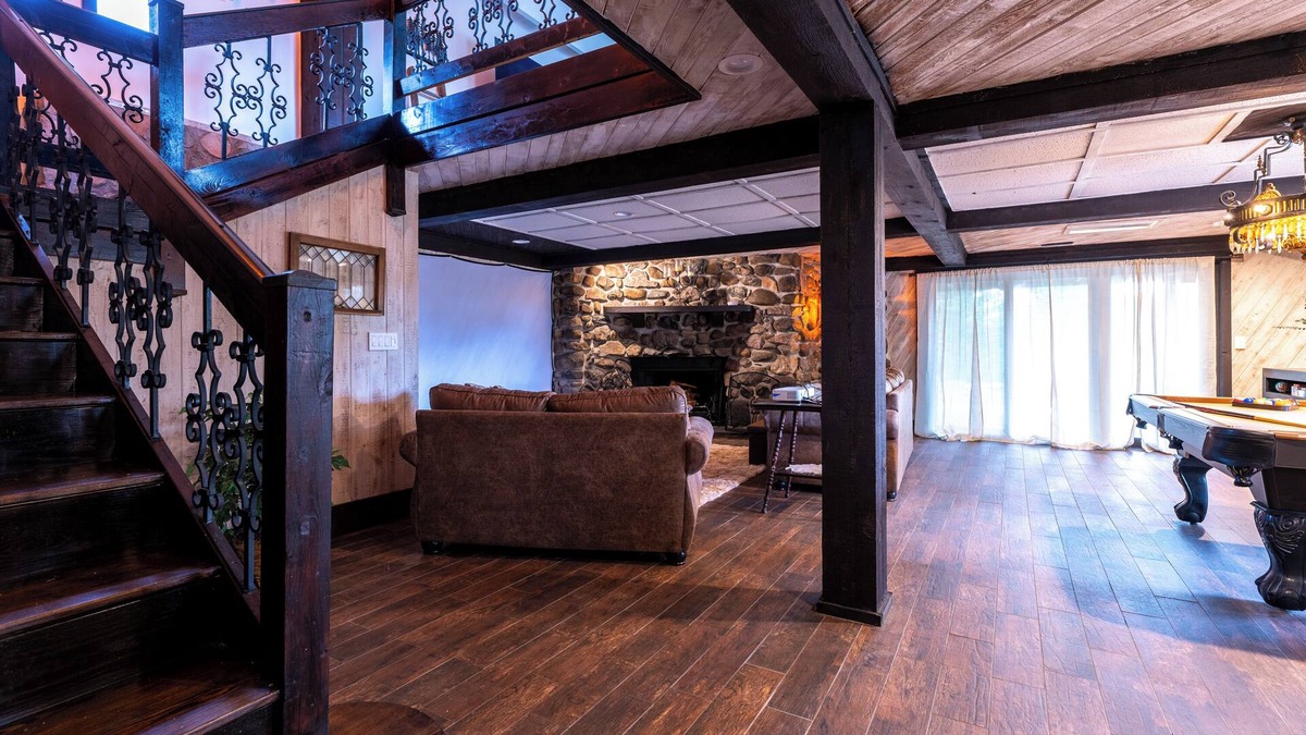 Nadeau House | Forest Whisper Retreat: 4-bdrm lodge in Daggett. Get away and have everything.