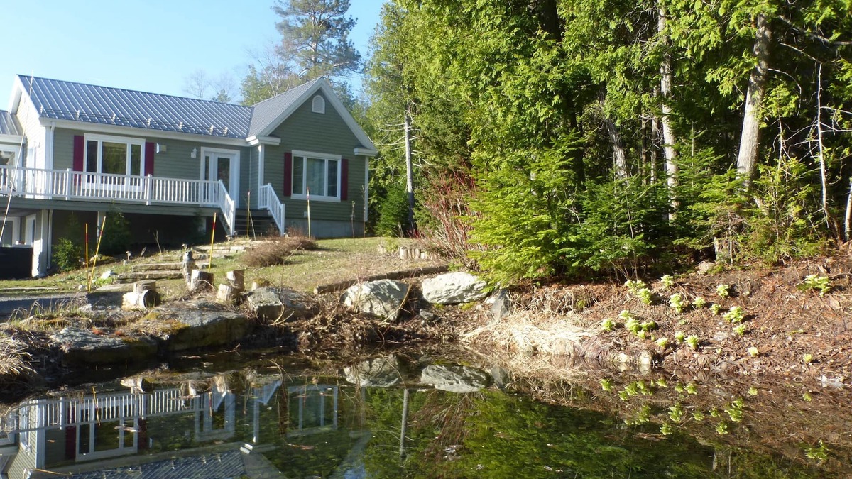 Saint Irenee Ski Chalet | Foresteria, river, mountain and SPA!