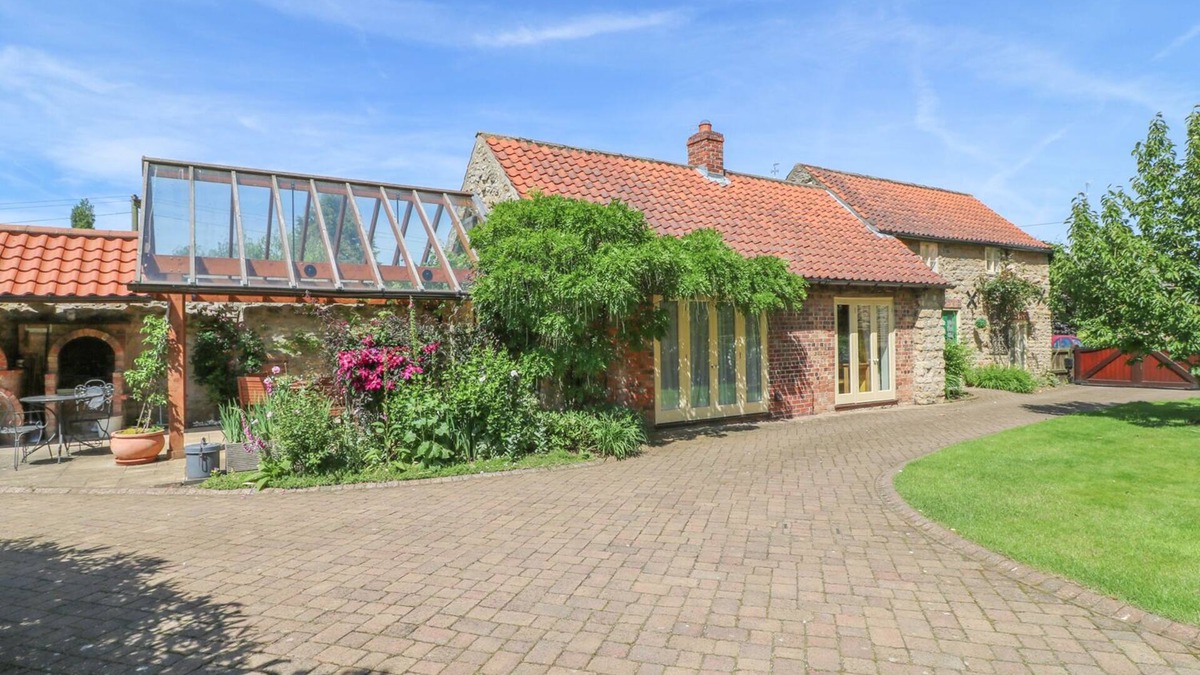 Gainsborough Cottage | FORGE COTTAGE, pet friendly, with open fire in Kirton-In-Lindsey