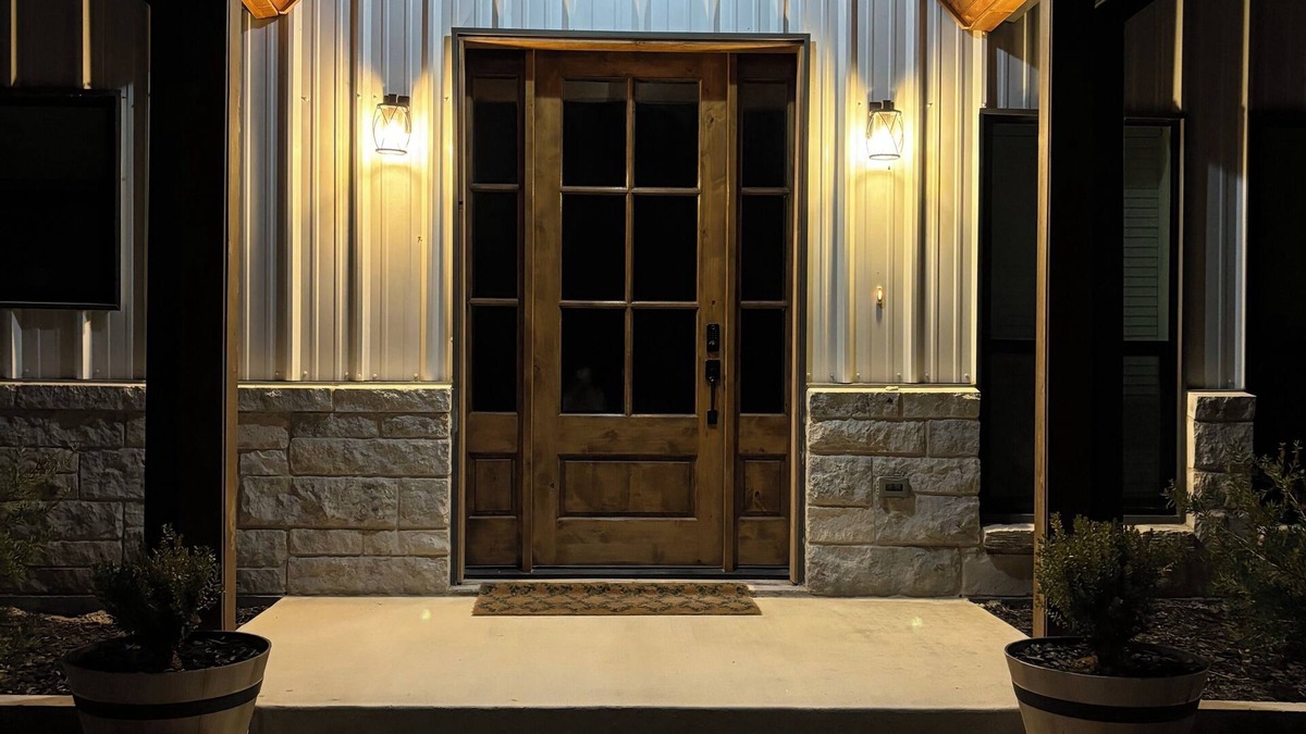 Izoro House | Forget your worries in this spacious and serene space.