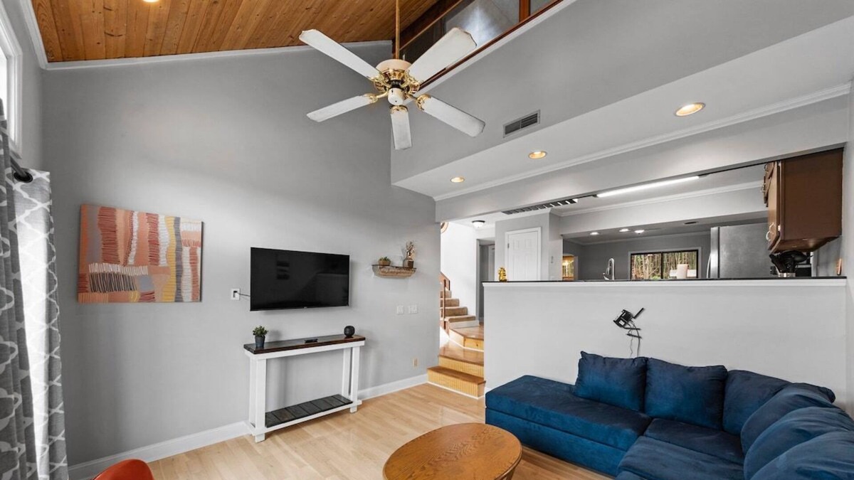 Lupton City Other | Forget your worries in this spacious and serene space