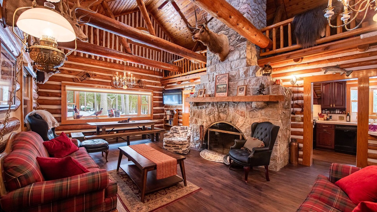 Mayfield Cabin | π¦ Forks River Lodge β Private Boardman Riverfront | Game Room | Pet-Friendly