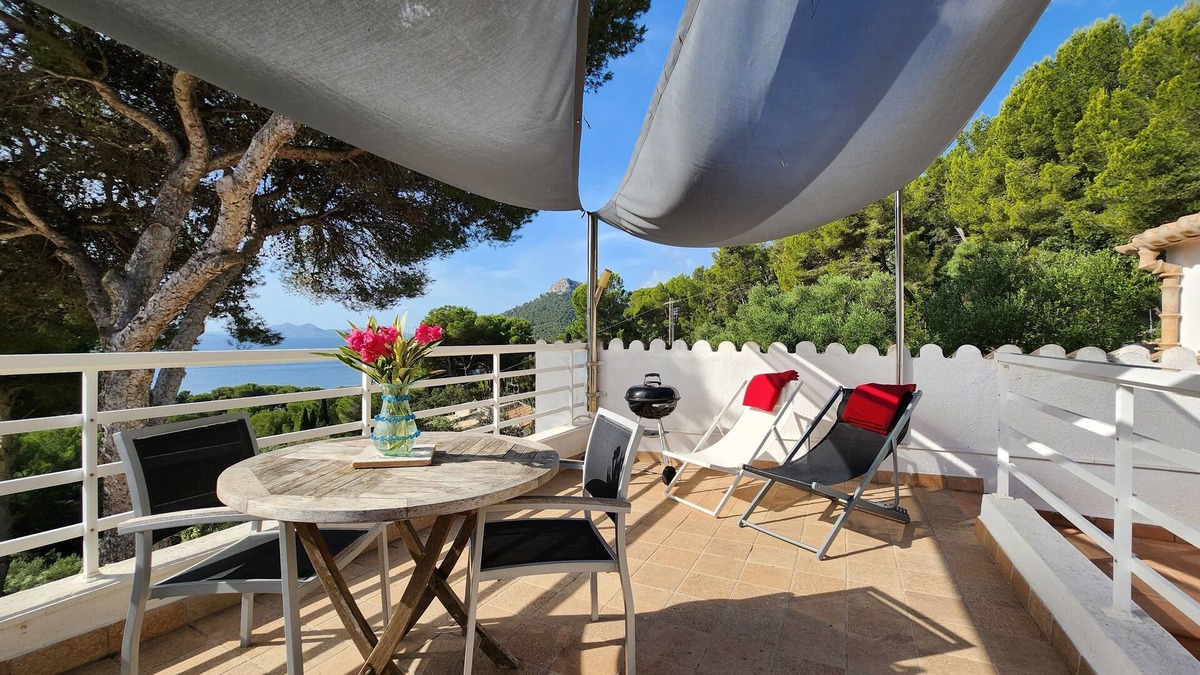 Playa de Formentor Apartment | FORMENTOR studio, panoramic view, direct sea access, swimming pool, air conditioning, wifi, parking