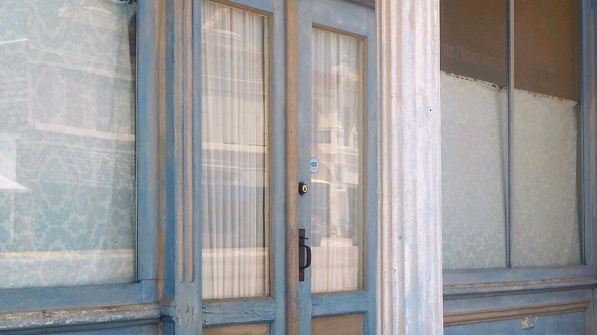 Sedan House | Former Art Gallery is now spacious lodging