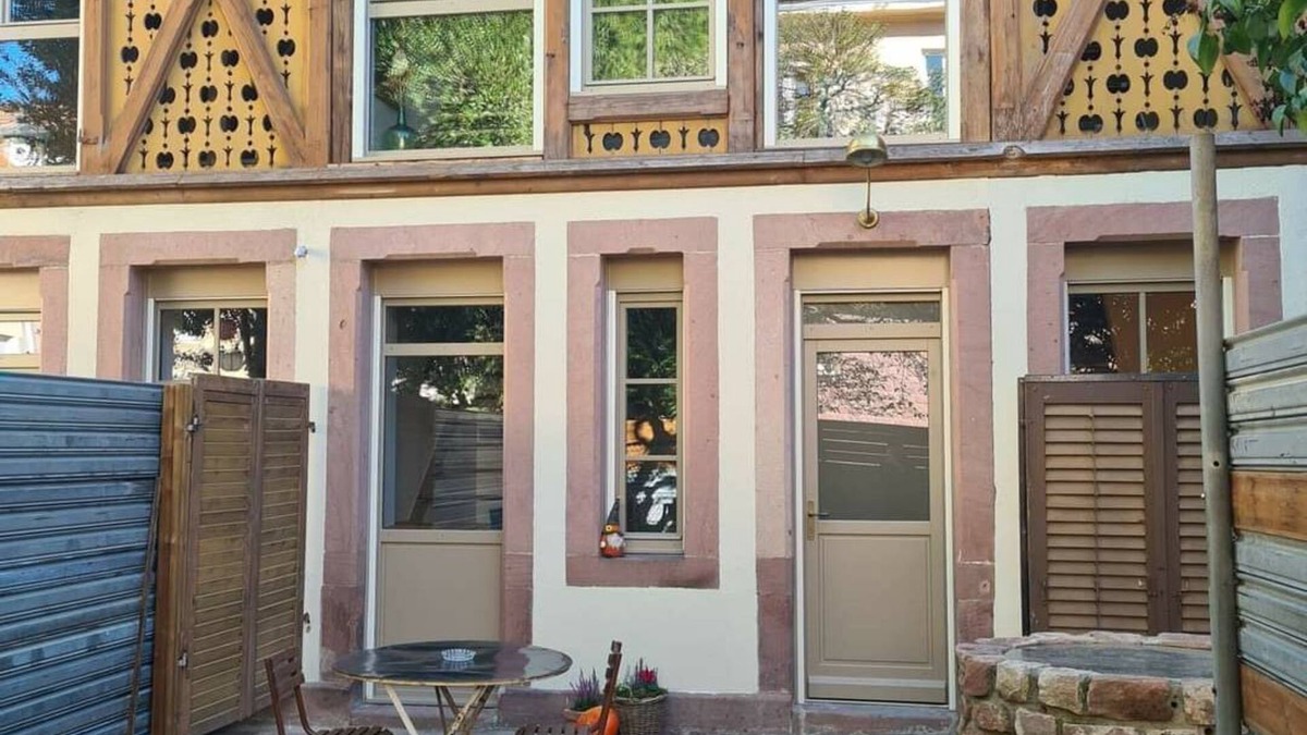 Saint-Die House | Former dryer dating from 1870, adorned with half-timbering, moucharabiehs and sandstone.