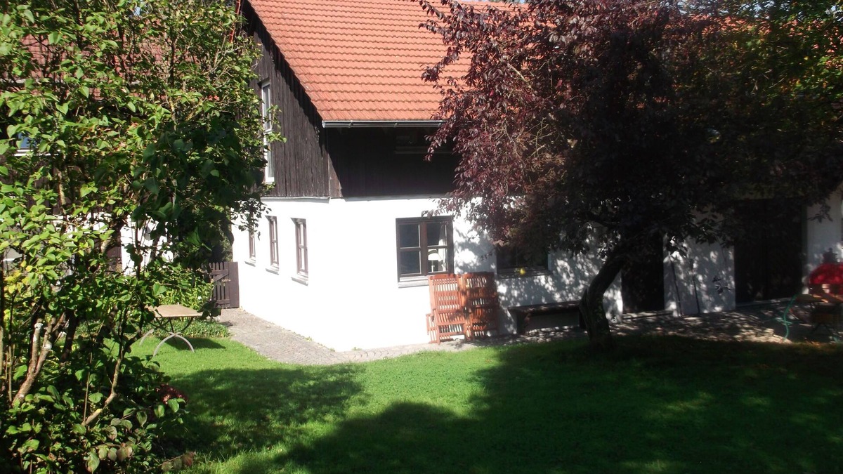 Schoellnach House | Former farmhouse in a forest clearing
