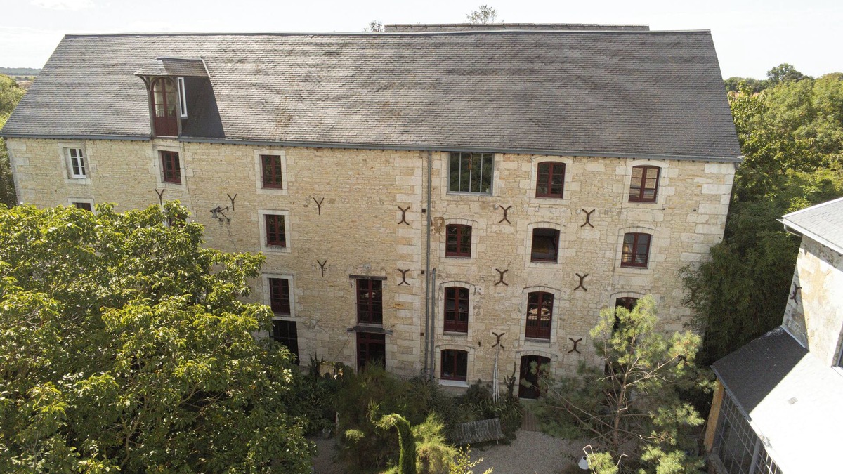 Mauze-sur-le-Mignon House | Former flour mill 20 minutes from La Rochelle: sleeps 25