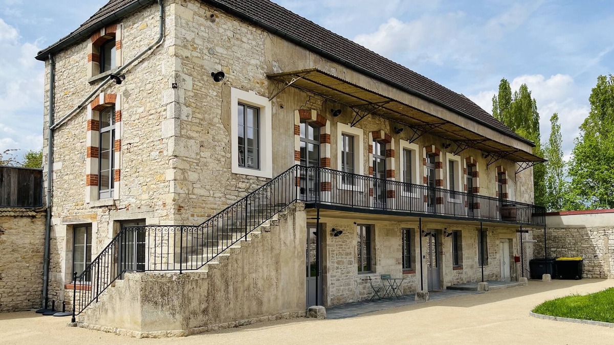Chagny House | Former high-capacity factory in the heart of Chagny