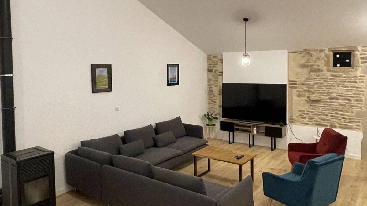 Prisse Other | Former renovated winery in the heart of the Mâconnais vineyard