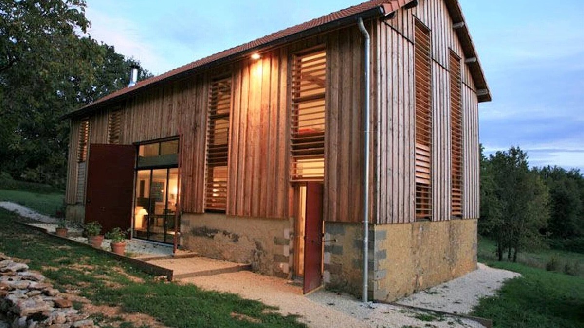 Meyrals House | FORMER TABACCO BARN FULLY RENOVATED AS LOFT & PRIVATE HEATED POOL CLOSE SARLAT