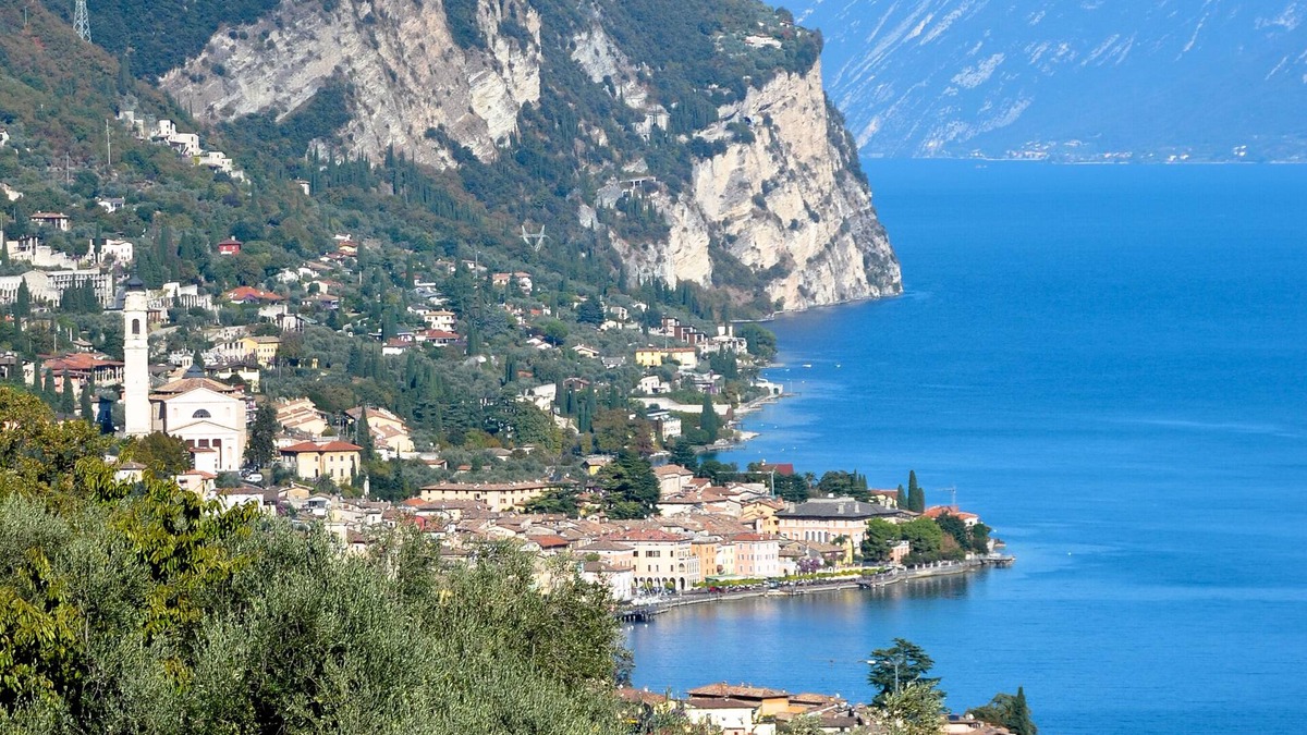 Fornico Apartment | Fornico House 9, quiet location and phenomenal lake view from the terrace