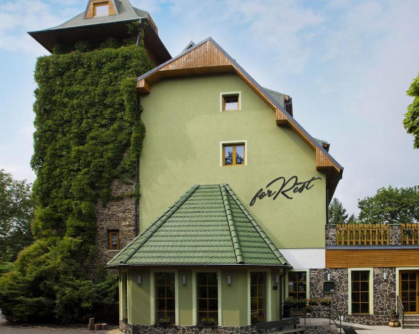 Chomutov Hotel | ForRest hotel