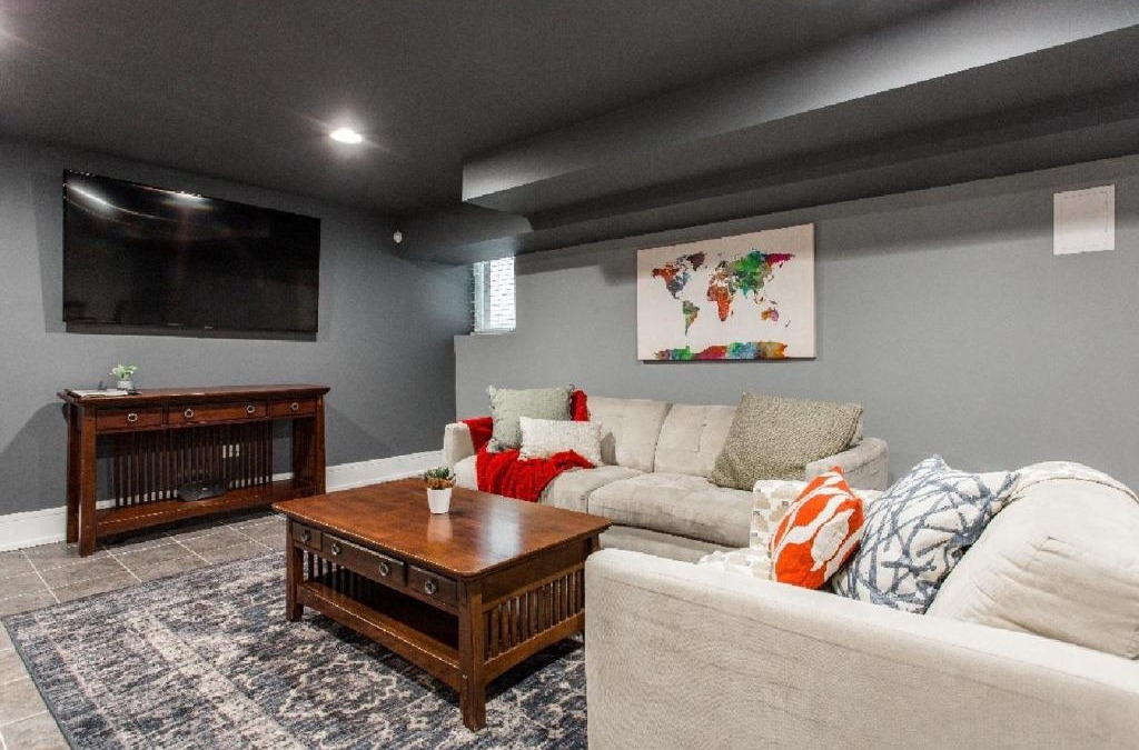 Grand Boulevard Apartment | Forrestville Ave Large Suite