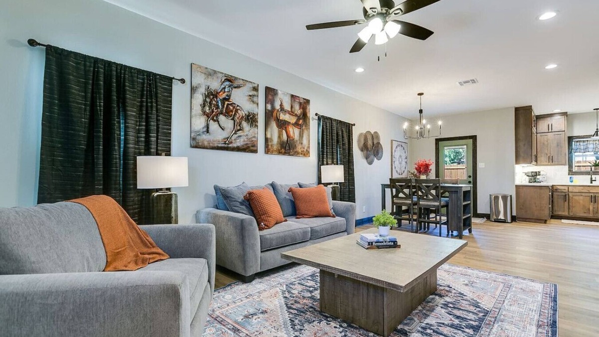 San Angelo House | Fort Concho/2 BR-2.5 BA/New!