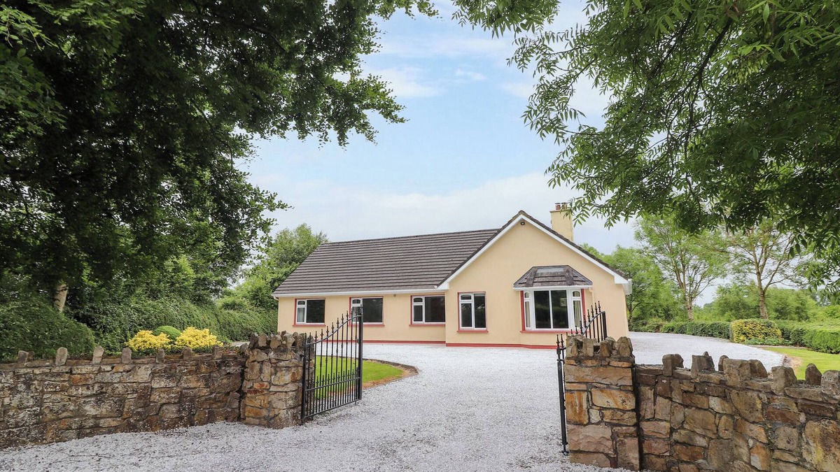 Shanavooneen House | FORT LODGE, family friendly, with open fire in