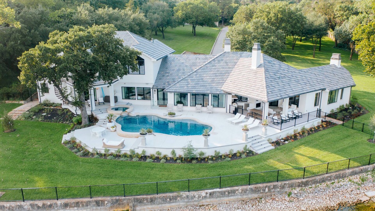 Fort Worth House | Fort Worth Lake Front Retreat