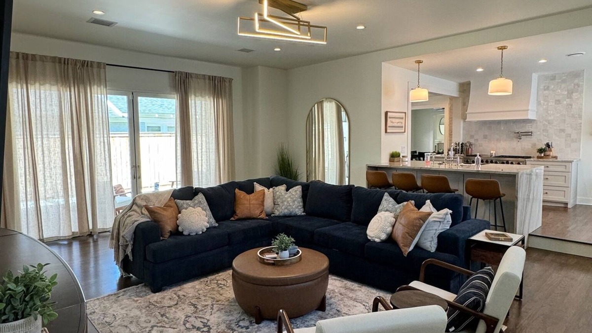 Fort Worth House | Fort Worth Large Rental - steps away from TCU campus and Colonial Country Club!