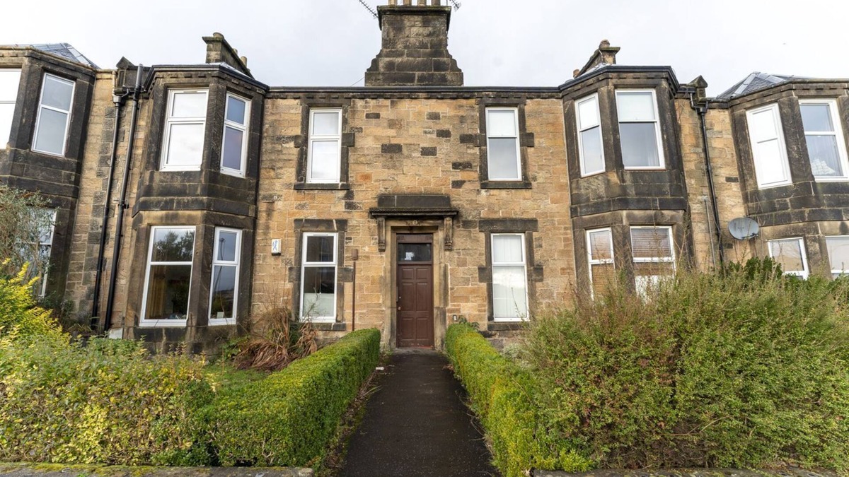 Tillicoultry Apartment | Forth View Apartment - an apartment that sleeps 6 guests in 3 bedrooms