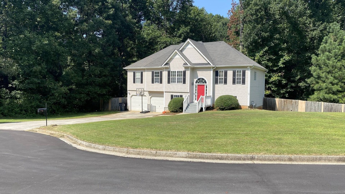 Powder Springs House | Fortress of Solitude