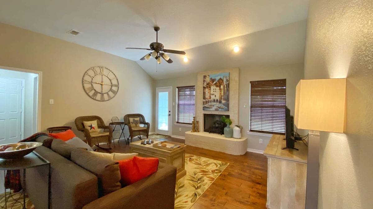 Lincoln Park Villa | Fortunata Winery Casa Bella Sole Spacious 3BR Home