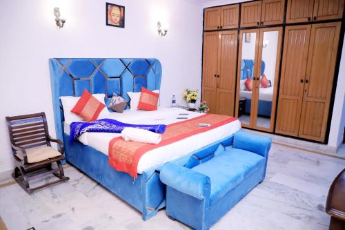 Saket Apartment | Fortune Home Service Apartment,2Bhk, D-198,SAKET