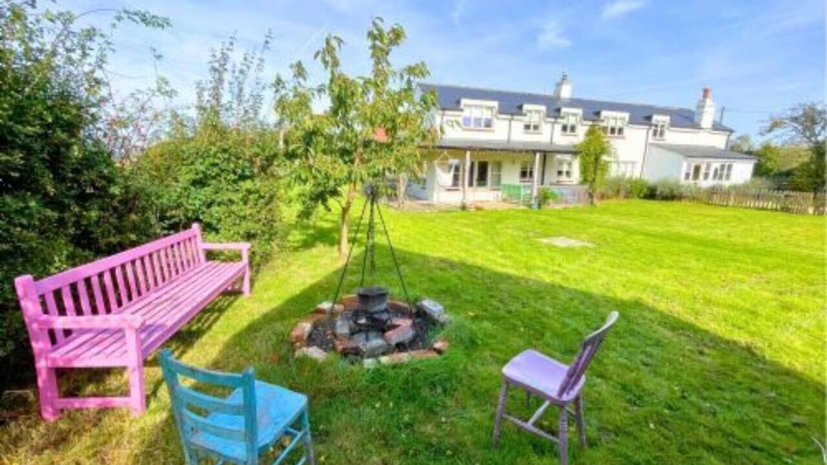 Faringdon House | Forty's Farm, a quirky, rustic retreat