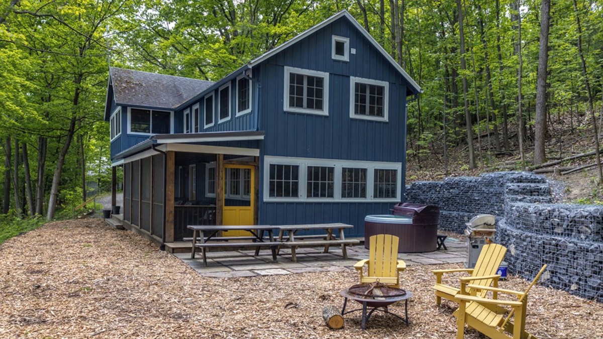 Grange Landing Cottage | Fossil Beach: "Canandaigua Lake Retreat and Memorable Views!"