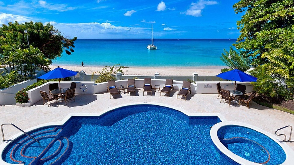 Reeds Bay Villa | Fosters House - 5 bedroom villa on Reeds Bay - Beachfront Bliss !