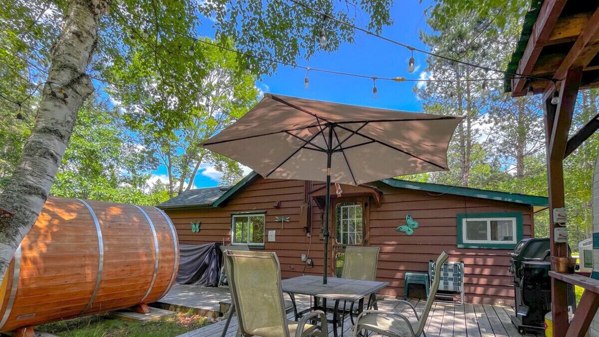 Carlow/Mayo Cabin | Fosters Lake Rustic Cabin w Volleyball Court