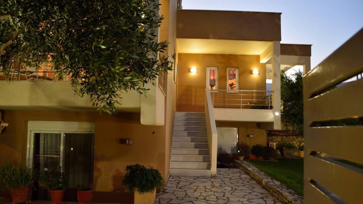 Nafpaktos Villa | Fou's 3-bed Villa in Nafpaktos