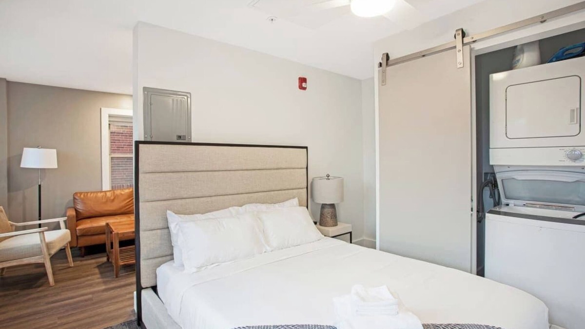 Hanover Place Apartment | Fountain City Suite Historic Gem, Extended Stay