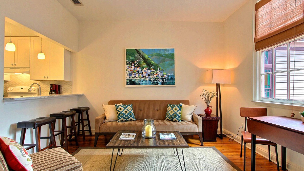 Historic Downtown Savannah Apartment | Fountain View Cottage, Beautiful Savannah Home