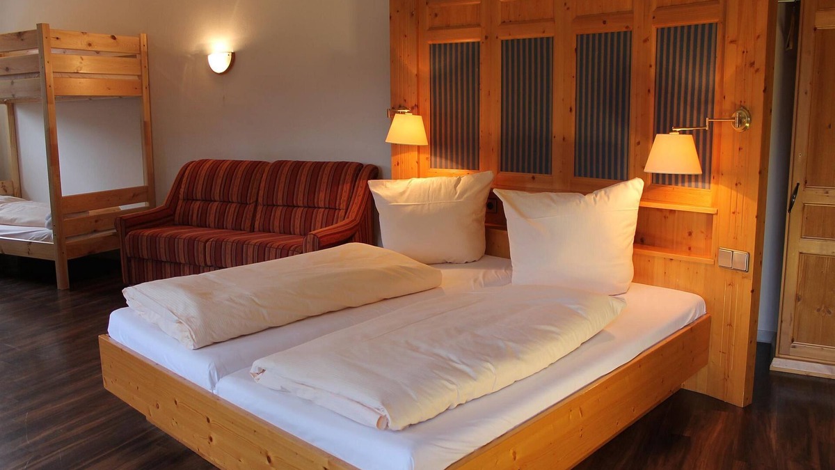 Titisee-Neustadt Apartment | Four-bed room with shower/WC