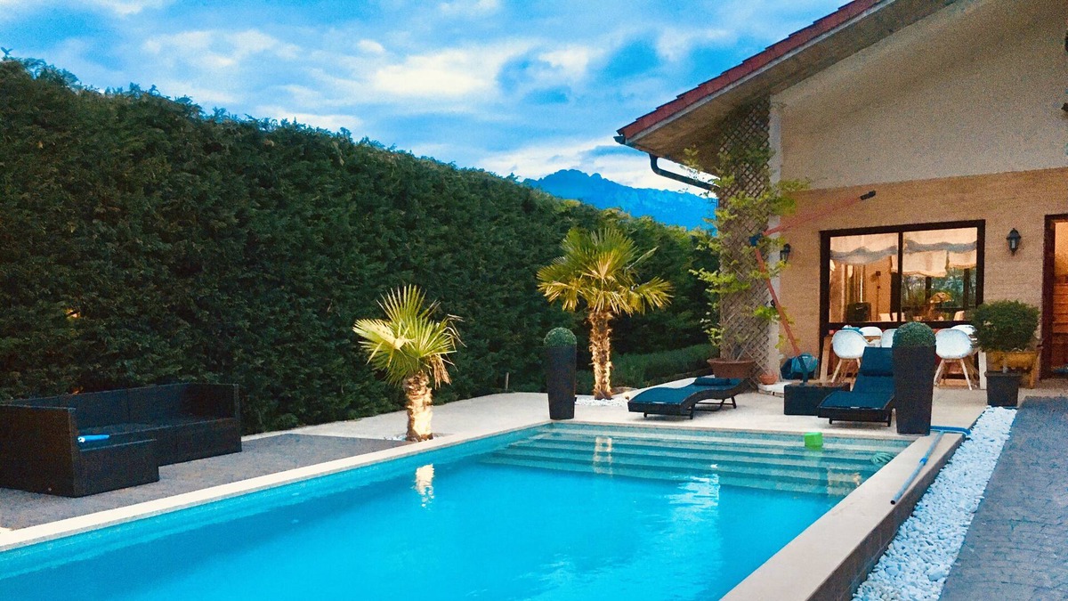 Laguardia House | Four Bedroom Chalet with Private Pool in the Heart of Rioja Alavesa